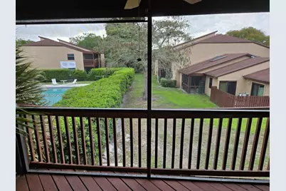 302 Lakeview Dr #E, Royal Palm Beach, FL 33411 - Photo 2