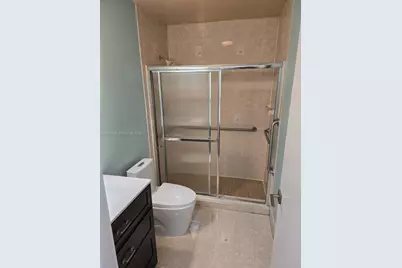 302 Lakeview Dr #E, Royal Palm Beach, FL 33411 - Photo 10