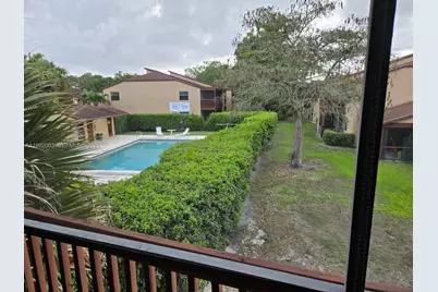 302 Lakeview Dr #E, Royal Palm Beach, FL 33411 - Photo 14