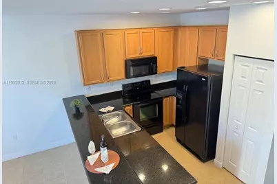 14733 SW 11th St #14733, Pembroke Pines, FL 33027 - Photo 8