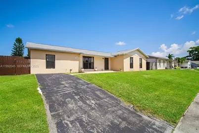 26215 SW 130th Ct, Homestead, FL 33032 - Photo 2