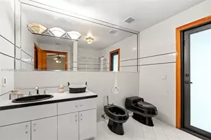 16214 NW 82nd Pl, Miami Lakes, FL 33016 - Photo 20