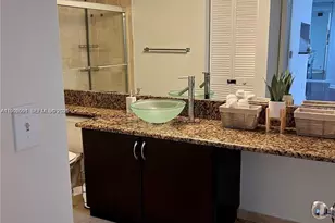 19555 E Country Club Dr, Aventura, FL 33180 - Photo 10