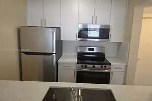 8100 Geneva Ct, Doral, FL 33166 - Photo 12