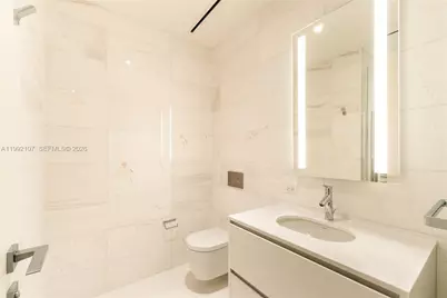 300 Biscayne Boulevard Way #2103C, Miami, FL 33131 - Photo 10