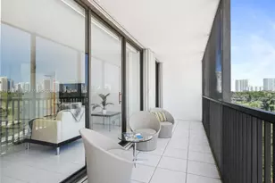 20379 W Country Club Dr, Aventura, FL 33180 - Photo 8