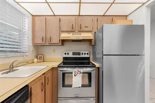 2400 NE 10th St, Pompano Beach, FL 33062 - Photo 8