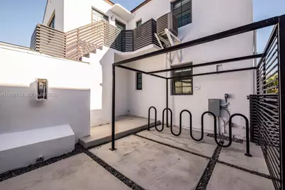 7910 Byron Ave #3, Miami Beach, FL 33141 - Photo 18