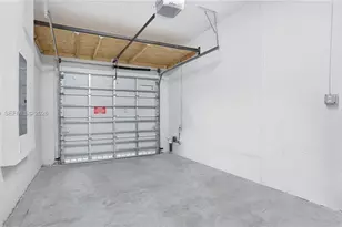 2676 SE 12th St, Homestead, FL 33035 - Photo 4