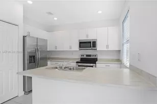 2676 SE 12th St, Homestead, FL 33035 - Photo 8