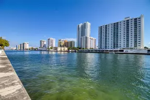 800 Parkview Dr, Hallandale Beach, FL 33009 - Photo 20