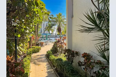 800 Parkview Dr #311, Hallandale Beach, FL 33009 - Photo 18