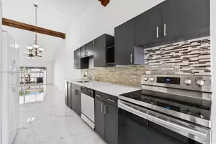 10351 Juniper Ct, Pembroke Pines, FL 33026 - Photo 12