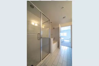 999 SW 1st Ave #2105, Miami, FL 33130 - Photo 4
