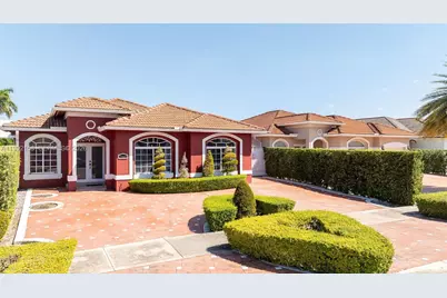 7929 NW 200th Ter, Hialeah, FL 33015 - Photo 2