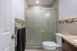 1261 W 43rd Pl, Hialeah, FL 33012 - Photo 16