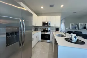 680 SE 13th Ct, Homestead, FL 33034 - Photo 10