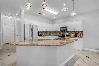 15862 SW 24th St, Miramar, FL 33027 - Photo 38