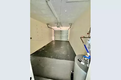 2031 NW 32nd St, Oakland Park, FL 33309 - Photo 14