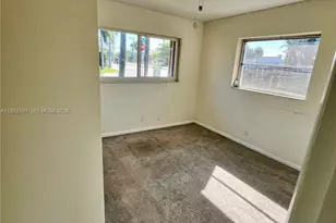 2031 NW 32nd St, Oakland Park, FL 33309 - Photo 10