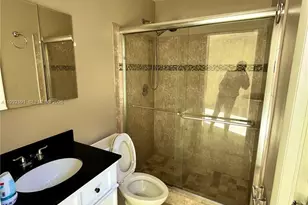 2031 NW 32nd St, Oakland Park, FL 33309 - Photo 12