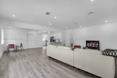 181 NE 121st St, North Miami, FL 33161 - Photo 6