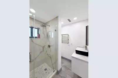 233 W 39th Pl, Hialeah, FL 33012 - Photo 12