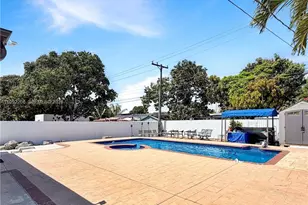 233 W 39th Pl, Hialeah, FL 33012 - Photo 16