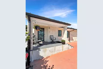 233 W 39th Pl, Hialeah, FL 33012 - Photo 2