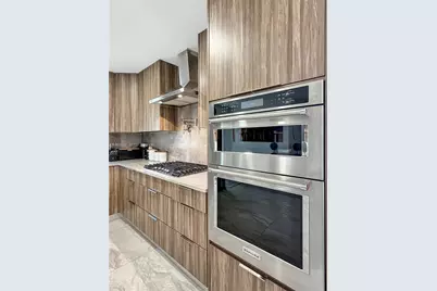 233 W 39th Pl, Hialeah, FL 33012 - Photo 1
