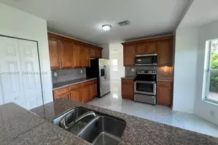1720 NE 35th Ave, Homestead, FL 33033 - Photo 4