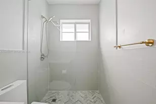 7315 Byron Ave, Miami Beach, FL 33141 - Photo 16