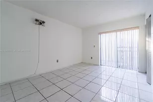 250 NW 107th Ave, Miami, FL 33172 - Photo 14