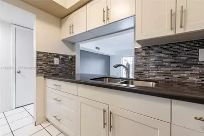 250 NW 107th Ave #205, Miami, FL 33172 - Photo 4