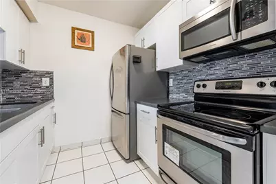 250 NW 107th Ave #205, Miami, FL 33172 - Photo 2