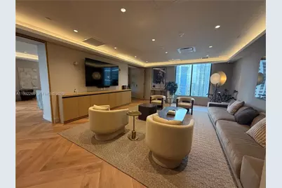 121 NE 5th St #3013, Miami, FL 33132 - Photo 6