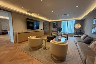 121 NE 5th St, Miami, FL 33132 - Photo 6