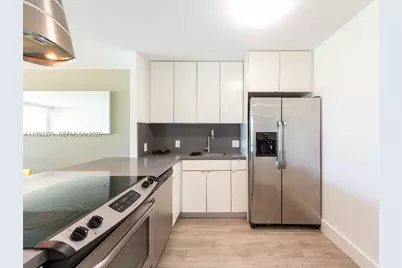 100 Bayview Dr #210, Sunny Isles Beach, FL 33160 - Photo 10