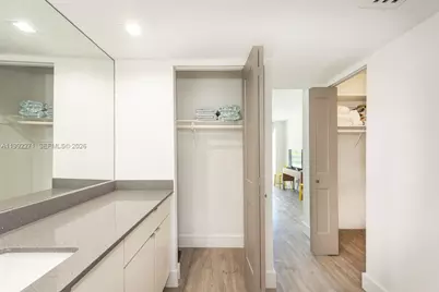 100 Bayview Dr #210, Sunny Isles Beach, FL 33160 - Photo 4