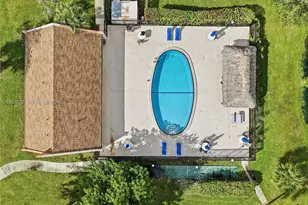 2651 E Sunrise Lakes Dr, Sunrise, FL 33322 - Photo 2