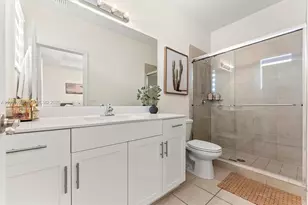 10487 W 34th Ct, Hialeah, FL 33018 - Photo 24