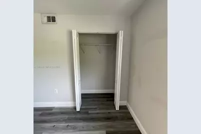 301 E Palm Cir E #301, Pembroke Pines, FL 33025 - Photo 8