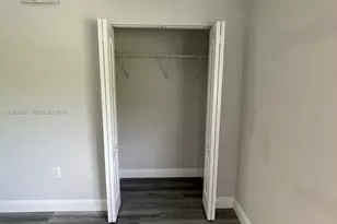 301 E Palm Cir E, Pembroke Pines, FL 33025 - Photo 8