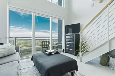 60 SW 13th St #2805, Miami, FL 33130 - Photo 2