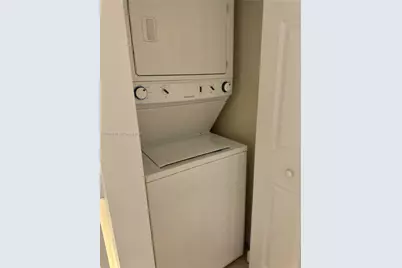 8952 W 35th Ln, Hialeah, FL 33018 - Photo 20