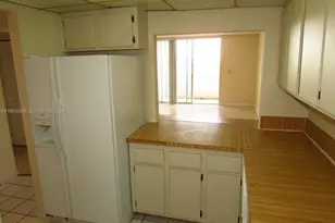 10090 NW 80th Ct, Hialeah Gardens, FL 33016 - Photo 12