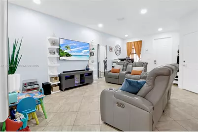 3323 W 90th Ter, Hialeah, FL 33018 - Photo 20