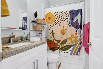 3323 W 90th Ter, Hialeah, FL 33018 - Photo 16