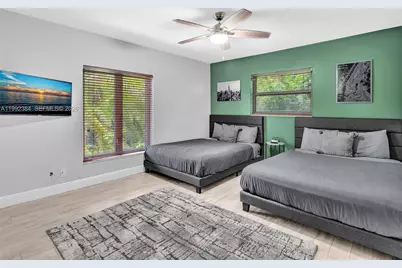 413 Tamarind Dr, Hallandale Beach, FL 33009 - Photo 32