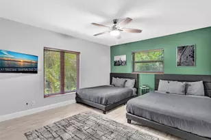 413 Tamarind Dr, Hallandale Beach, FL 33009 - Photo 32